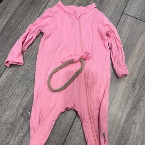 Kyte baby rose footie and bow